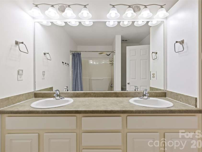 3564 Davidson Street, Charlotte, NC 28205.  MLS# CAR4431533, YatesRealty ID 55363. 