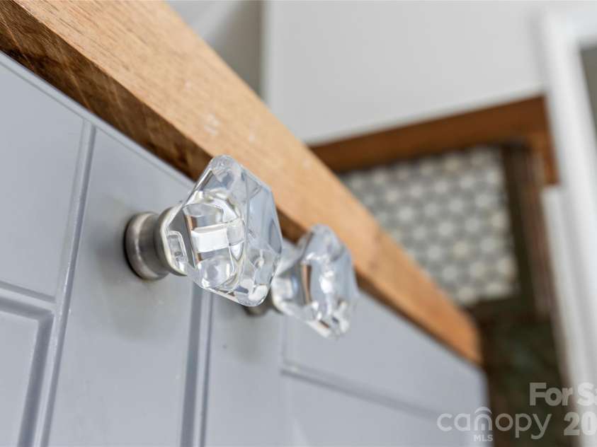 3564 Davidson Street, Charlotte, NC 28205.  MLS# CAR4431533, YatesRealty ID 55363. Custom crystal knobs on the cabinets