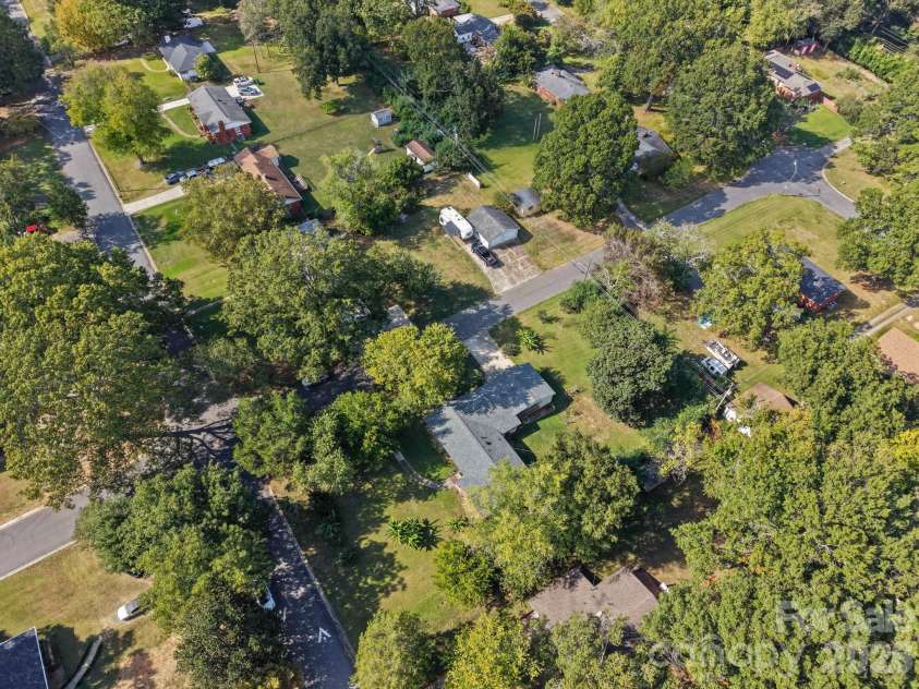701 Denning Place, Charlotte, NC 28227.  MLS# CAR4431455, YatesRealty ID 55364. 