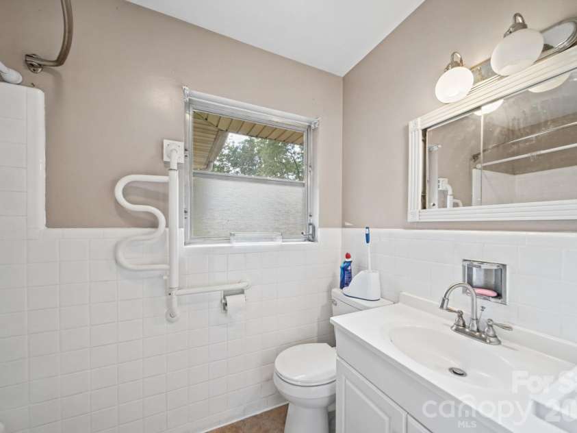 701 Denning Place, Charlotte, NC 28227.  MLS# CAR4431455, YatesRealty ID 55364. 