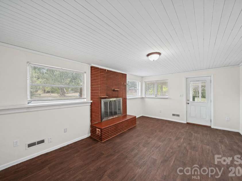 701 Denning Place, Charlotte, NC 28227.  MLS# CAR4431455, YatesRealty ID 55364. 