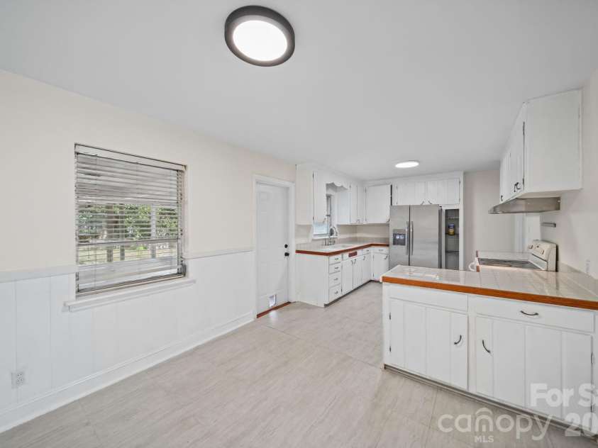 701 Denning Place, Charlotte, NC 28227.  MLS# CAR4431455, YatesRealty ID 55364. 