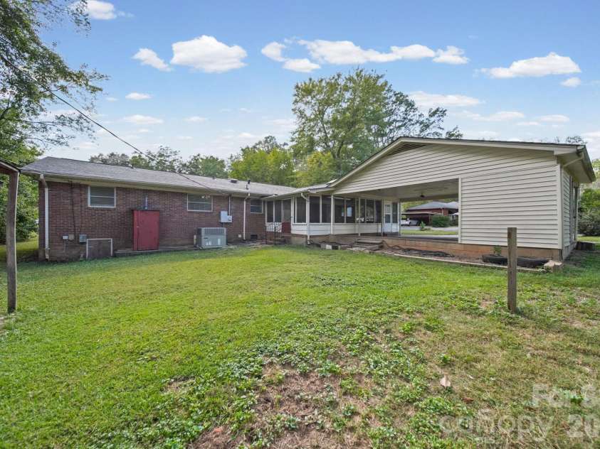701 Denning Place, Charlotte, NC 28227.  MLS# CAR4431455, YatesRealty ID 55364. 