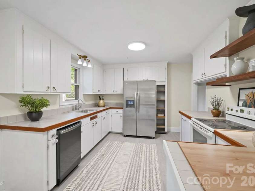 701 Denning Place, Charlotte, NC 28227.  MLS# CAR4431455, YatesRealty ID 55364. Virtual Staging only