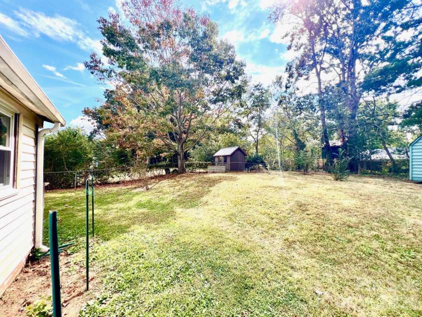 13 Looking Glass Lane, Asheville, NC 28805.  MLS# CAR4431368, YatesRealty ID 55365. Back Yard