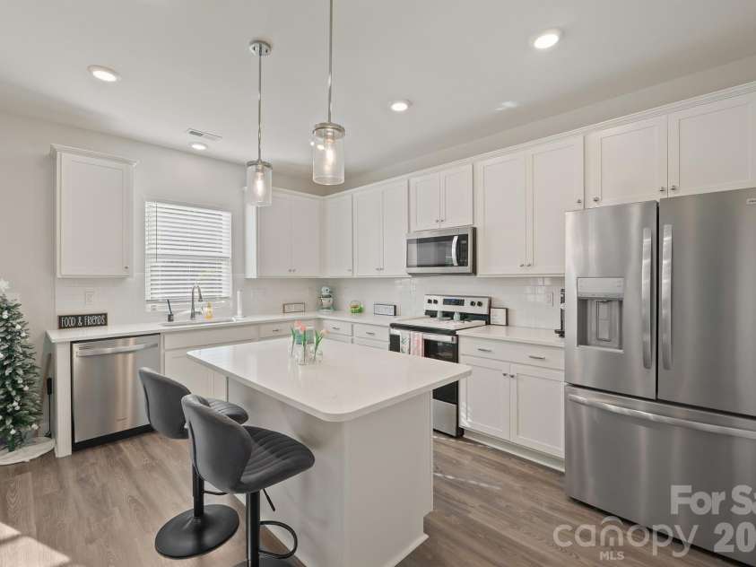 197 Winding Cedar Drive, Statesville, NC 28677.  MLS# CAR4431468, YatesRealty ID 55366. Kitchen