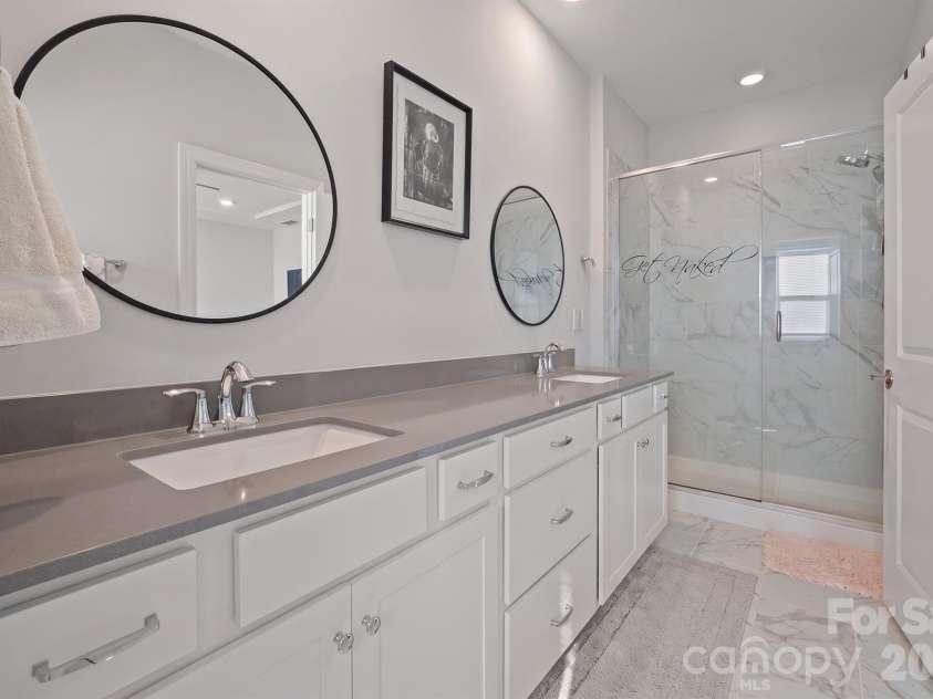 197 Winding Cedar Drive, Statesville, NC 28677.  MLS# CAR4431468, YatesRealty ID 55366. Master Bathroom