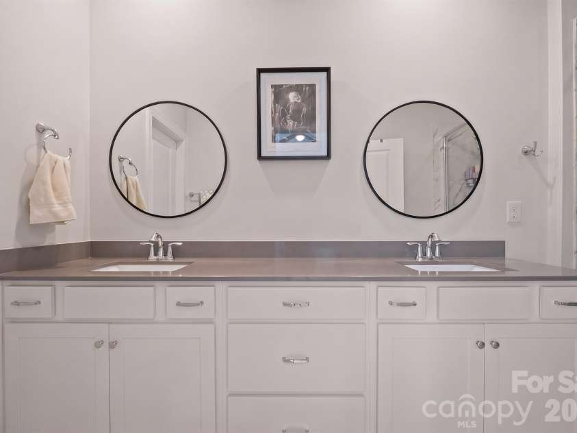 197 Winding Cedar Drive, Statesville, NC 28677.  MLS# CAR4431468, YatesRealty ID 55366. Master Vanity