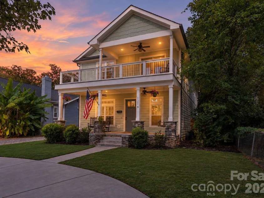 1216 Effingham Road, Charlotte, NC 28208.  MLS# CAR4431439, YatesRealty ID 55367. 