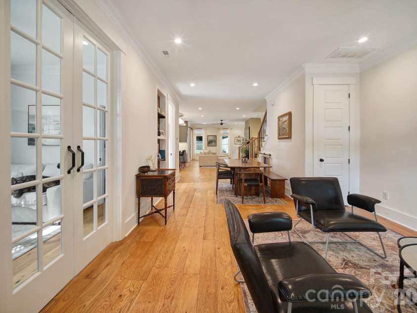 1216 Effingham Road, Charlotte, NC 28208.  MLS# CAR4431439, YatesRealty ID 55367. 