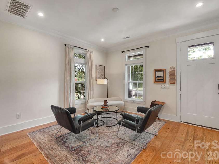 1216 Effingham Road, Charlotte, NC 28208.  MLS# CAR4431439, YatesRealty ID 55367. 