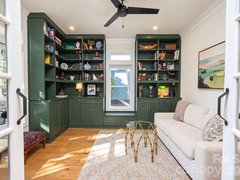 1216 Effingham Road, Charlotte, NC 28208.  MLS# CAR4431439, YatesRealty ID 55367. 
