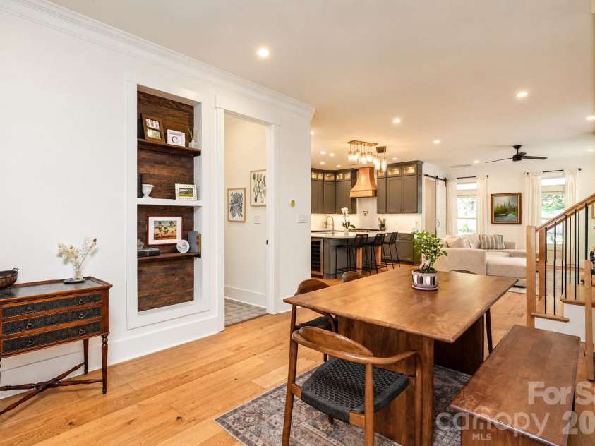 1216 Effingham Road, Charlotte, NC 28208.  MLS# CAR4431439, YatesRealty ID 55367. 