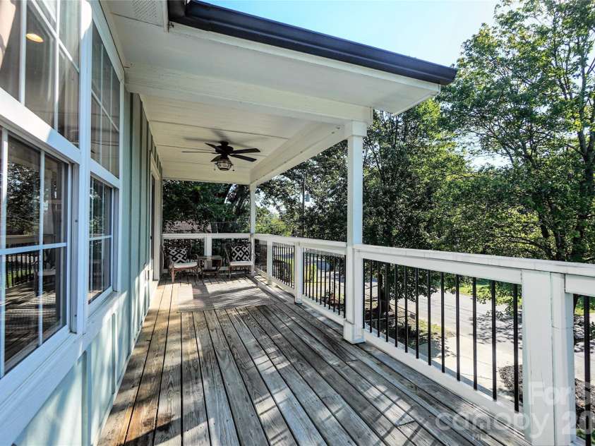 1216 Effingham Road, Charlotte, NC 28208.  MLS# CAR4431439, YatesRealty ID 55367. 