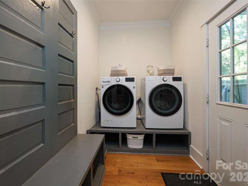 1216 Effingham Road, Charlotte, NC 28208.  MLS# CAR4431439, YatesRealty ID 55367. 