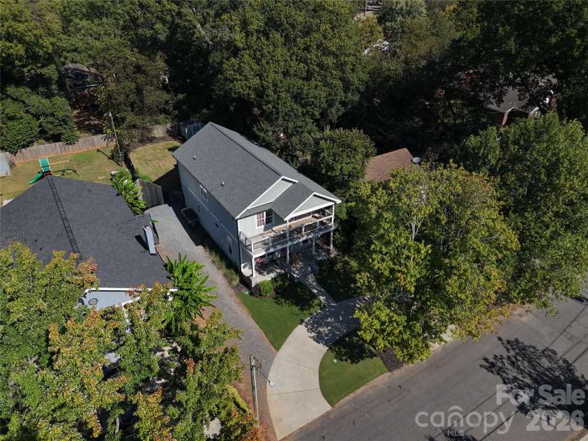 1216 Effingham Road, Charlotte, NC 28208.  MLS# CAR4431439, YatesRealty ID 55367. 
