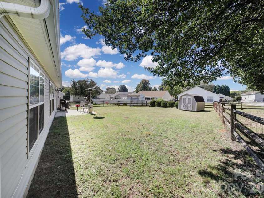 137 Bosburg Drive, Mooresville, NC 28115.  MLS# CAR4431427, YatesRealty ID 55368. 