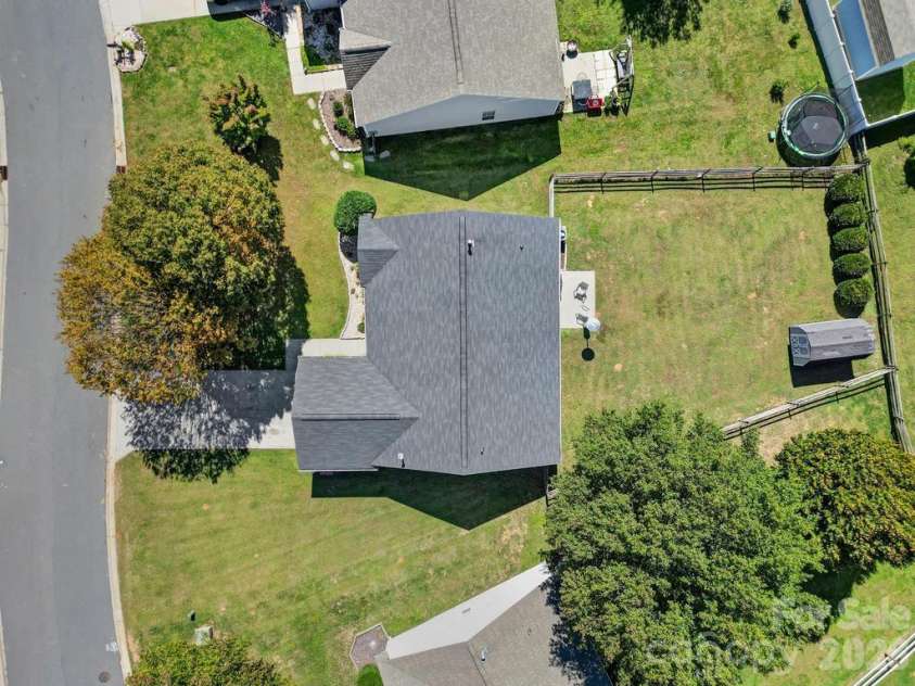 137 Bosburg Drive, Mooresville, NC 28115.  MLS# CAR4431427, YatesRealty ID 55368. 