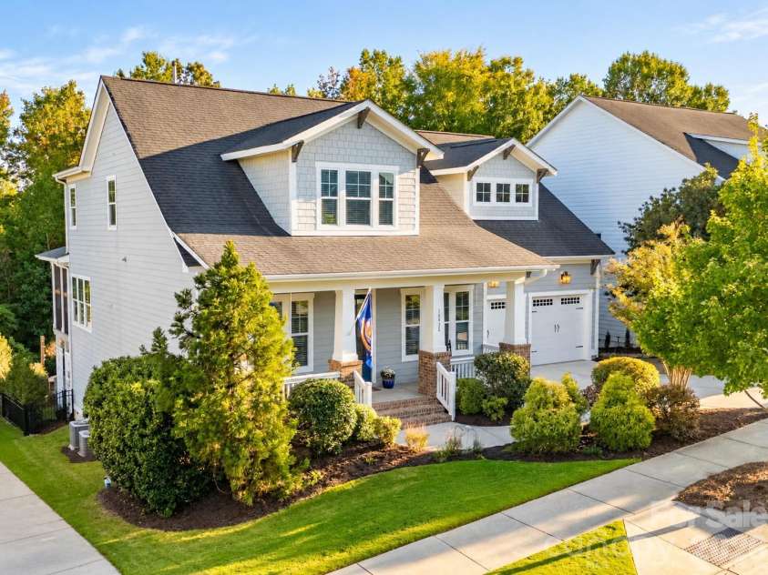 18928 Cypress Garden Drive, Davidson, NC 28036.  MLS# CAR4431153, YatesRealty ID 55369. 