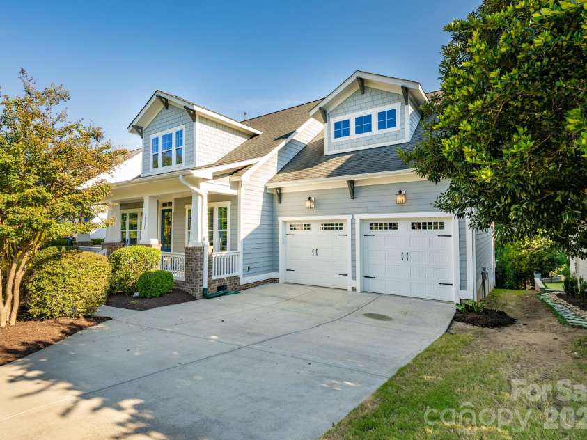 18928 Cypress Garden Drive, Davidson, NC 28036.  MLS# CAR4431153, YatesRealty ID 55369. 