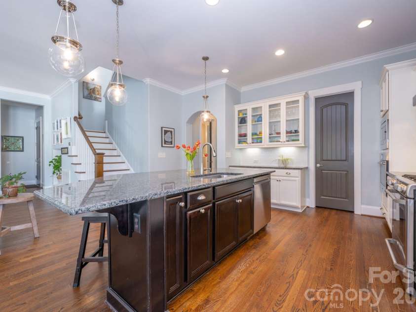 18928 Cypress Garden Drive, Davidson, NC 28036.  MLS# CAR4431153, YatesRealty ID 55369. 