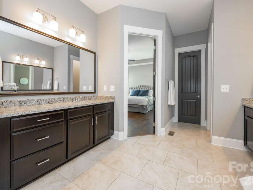 18928 Cypress Garden Drive, Davidson, NC 28036.  MLS# CAR4431153, YatesRealty ID 55369. 