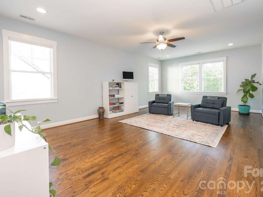 18928 Cypress Garden Drive, Davidson, NC 28036.  MLS# CAR4431153, YatesRealty ID 55369. 