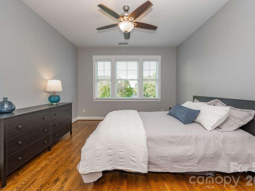 18928 Cypress Garden Drive, Davidson, NC 28036.  MLS# CAR4431153, YatesRealty ID 55369. 