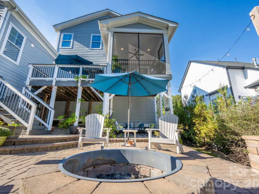 18928 Cypress Garden Drive, Davidson, NC 28036.  MLS# CAR4431153, YatesRealty ID 55369. 