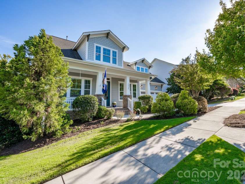 18928 Cypress Garden Drive, Davidson, NC 28036.  MLS# CAR4431153, YatesRealty ID 55369. 