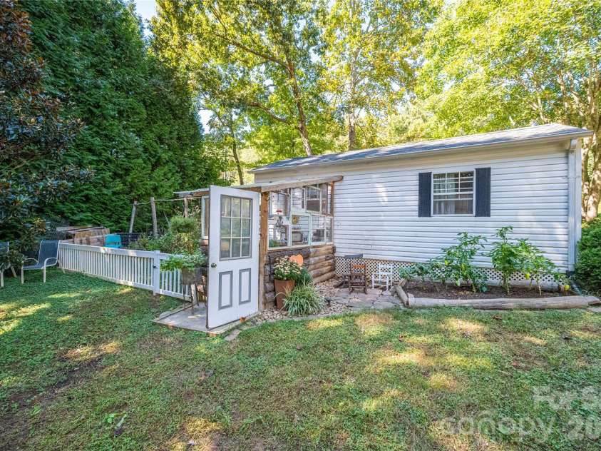 7180 Forney Hill Road, Denver, NC 28037.  MLS# CAR4431111, YatesRealty ID 55371. 