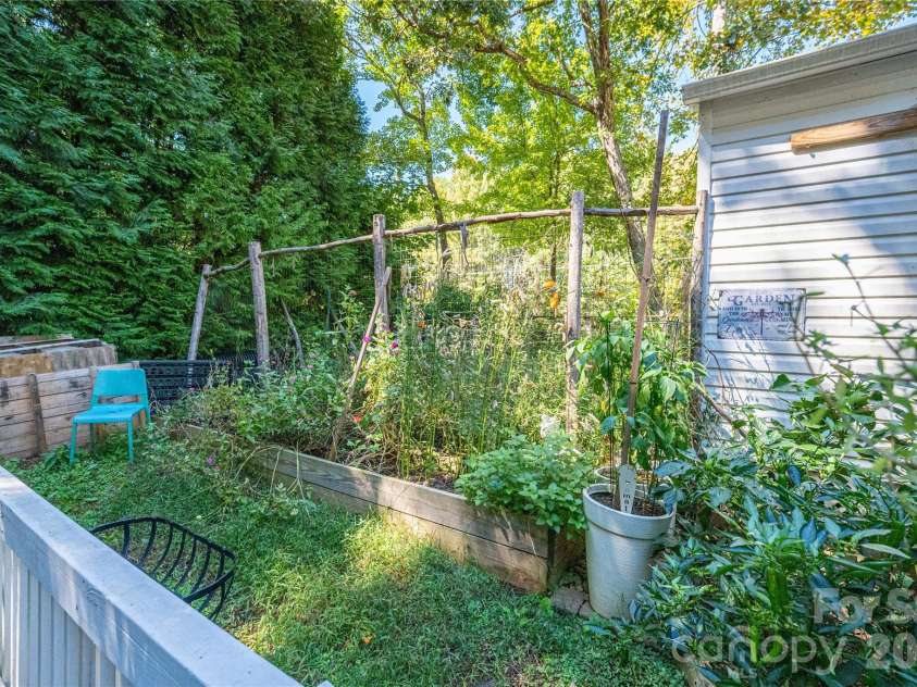 7180 Forney Hill Road, Denver, NC 28037.  MLS# CAR4431111, YatesRealty ID 55371. 