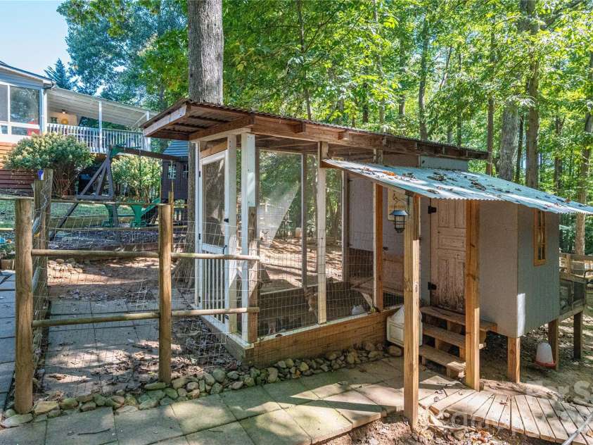 7180 Forney Hill Road, Denver, NC 28037.  MLS# CAR4431111, YatesRealty ID 55371. 