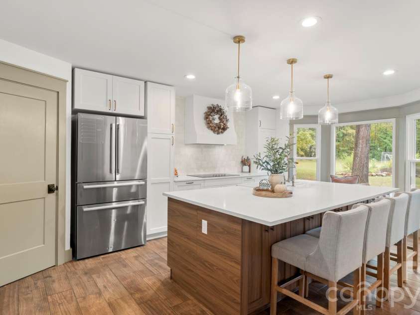 10930 Beatties Ford Road, Huntersville, NC 28078.  MLS# CAR4431086, YatesRealty ID 55372. 