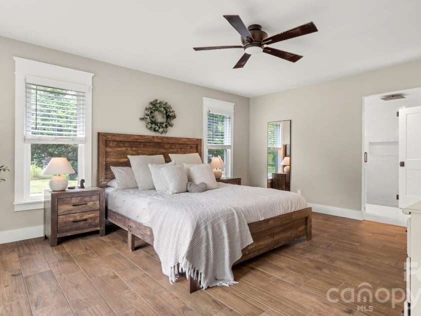 10930 Beatties Ford Road, Huntersville, NC 28078.  MLS# CAR4431086, YatesRealty ID 55372. 