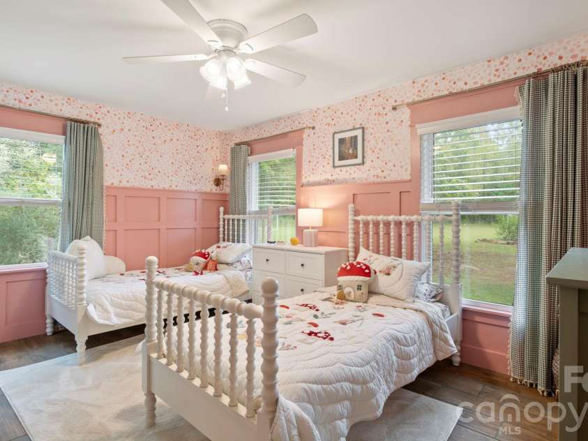 10930 Beatties Ford Road, Huntersville, NC 28078.  MLS# CAR4431086, YatesRealty ID 55372. 