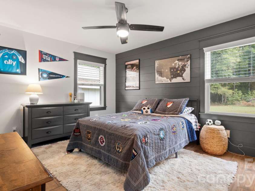 10930 Beatties Ford Road, Huntersville, NC 28078.  MLS# CAR4431086, YatesRealty ID 55372. 
