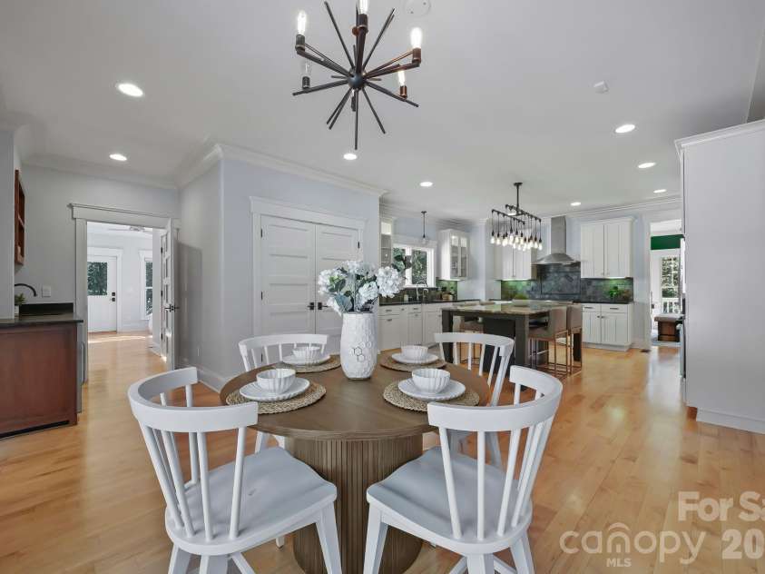 268 Milford Circle, Mooresville, NC 28117.  MLS# CAR4430817, YatesRealty ID 55374. Breakfast nook allows for additional seating