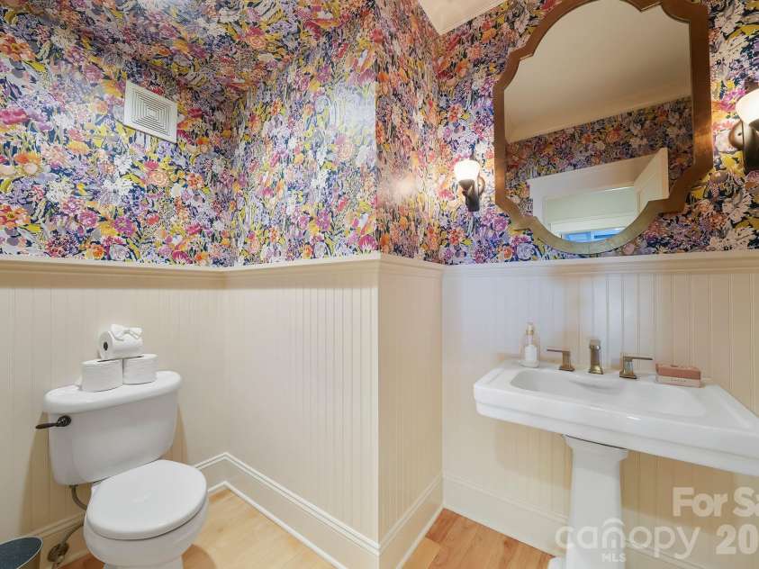268 Milford Circle, Mooresville, NC 28117.  MLS# CAR4430817, YatesRealty ID 55374. Main level half bath