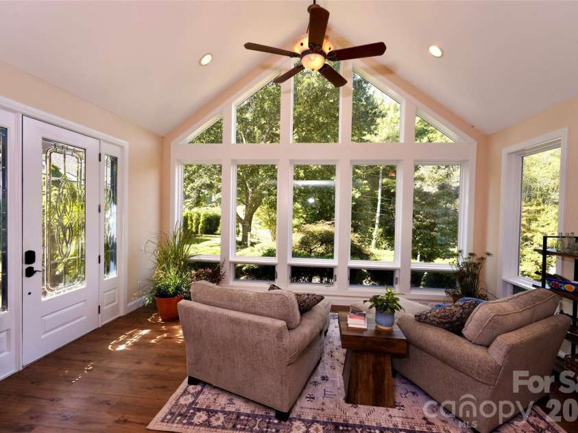 525 Silent Acres Road, Waynesville, NC 28785.  MLS# CAR4431021, YatesRealty ID 55375. 