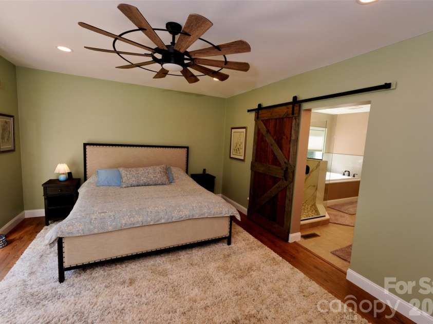 525 Silent Acres Road, Waynesville, NC 28785.  MLS# CAR4431021, YatesRealty ID 55375. 