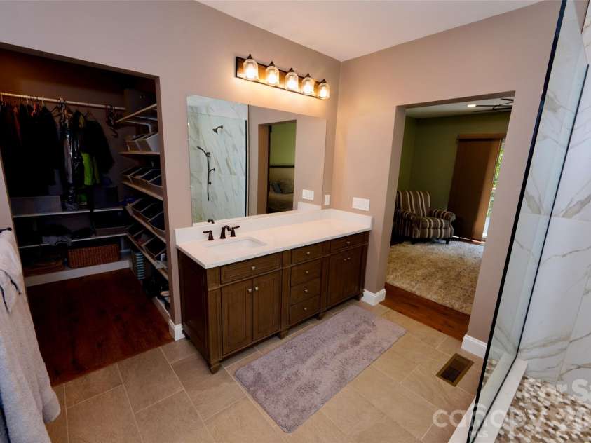 525 Silent Acres Road, Waynesville, NC 28785.  MLS# CAR4431021, YatesRealty ID 55375. 