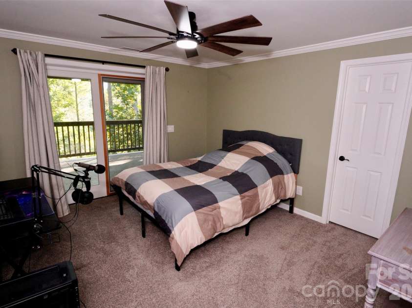 525 Silent Acres Road, Waynesville, NC 28785.  MLS# CAR4431021, YatesRealty ID 55375. 