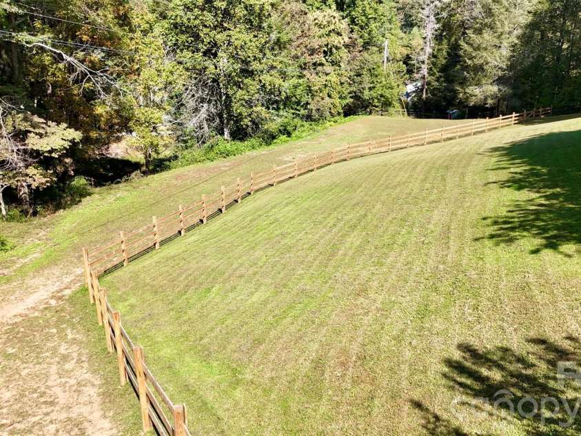525 Silent Acres Road, Waynesville, NC 28785.  MLS# CAR4431021, YatesRealty ID 55375. 