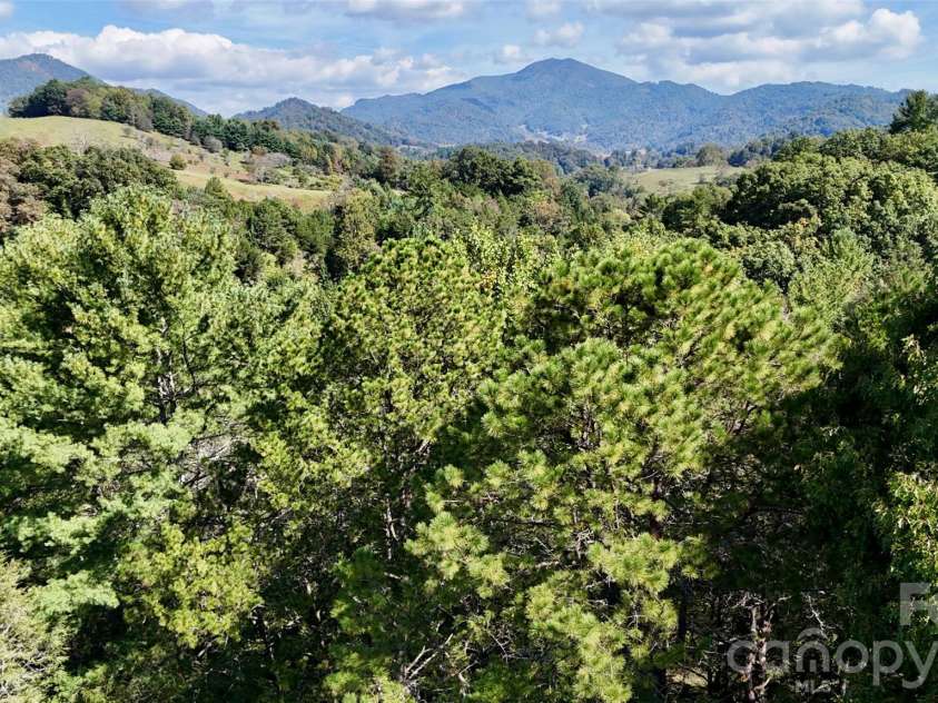 525 Silent Acres Road, Waynesville, NC 28785.  MLS# CAR4431021, YatesRealty ID 55375. 
