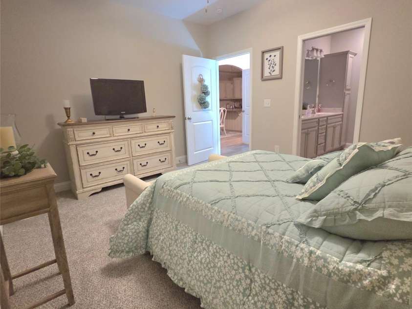 101 Parkview Drive, Yadkinville, NC 27055.  MLS# CAR4430843, YatesRealty ID 55376. 
