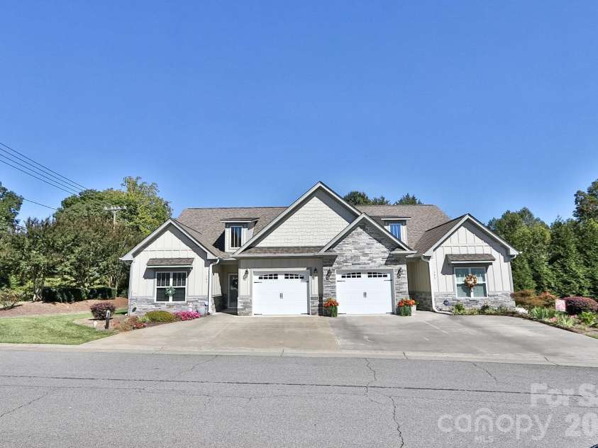 101 Parkview Drive, Yadkinville, NC 27055.  MLS# CAR4430843, YatesRealty ID 55376. Unit on left is presented for sale
