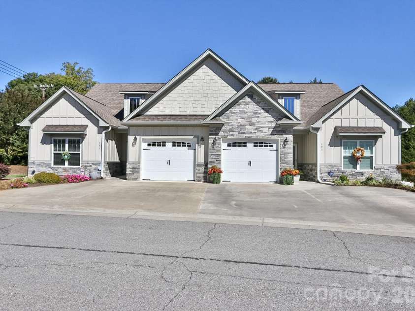 101 Parkview Drive, Yadkinville, NC 27055.  MLS# CAR4430843, YatesRealty ID 55376. Unit on left is presented for sale