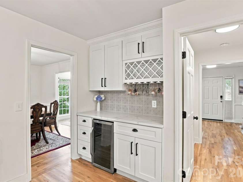 2020 Fairchelsea Way Lane, Matthews, NC 28105.  MLS# CAR4430615, YatesRealty ID 55377. 