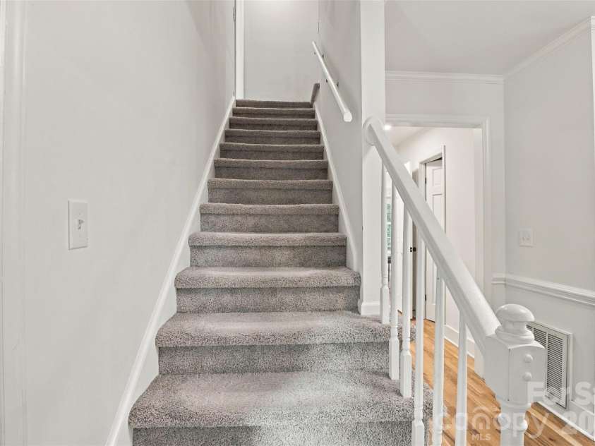 2020 Fairchelsea Way Lane, Matthews, NC 28105.  MLS# CAR4430615, YatesRealty ID 55377. 